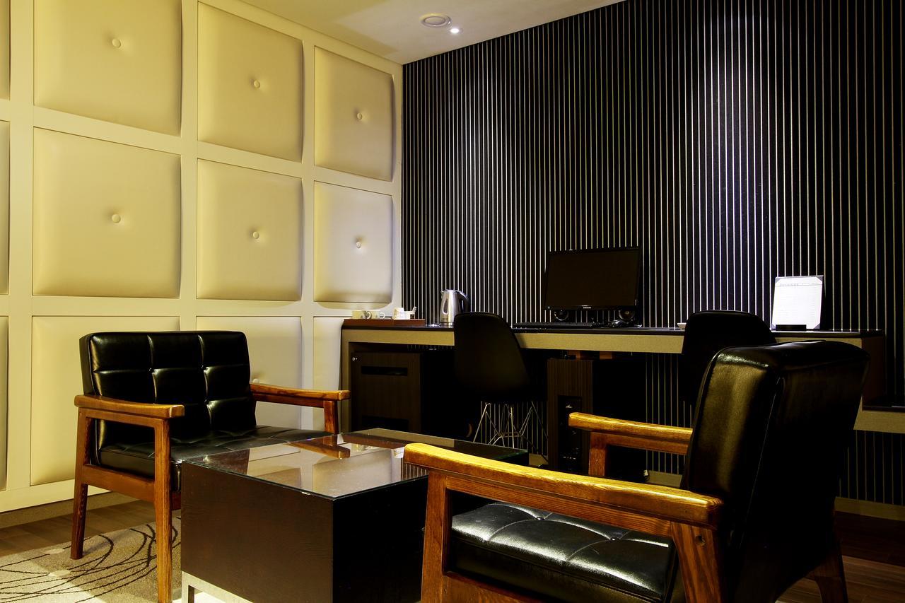 Uijeongbu Latree Hotel Екстериор снимка