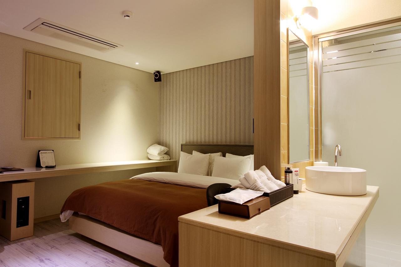 Uijeongbu Latree Hotel Екстериор снимка