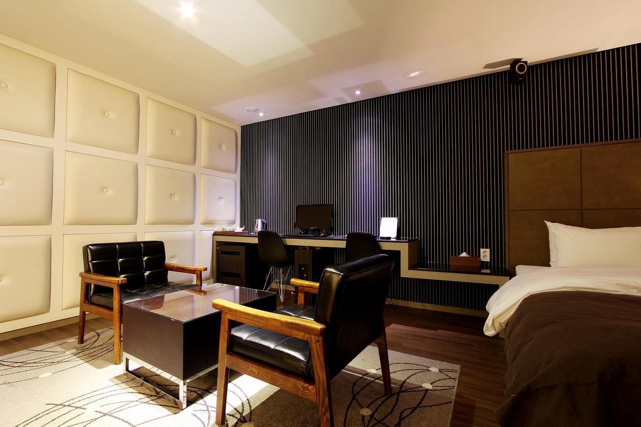 Uijeongbu Latree Hotel Екстериор снимка