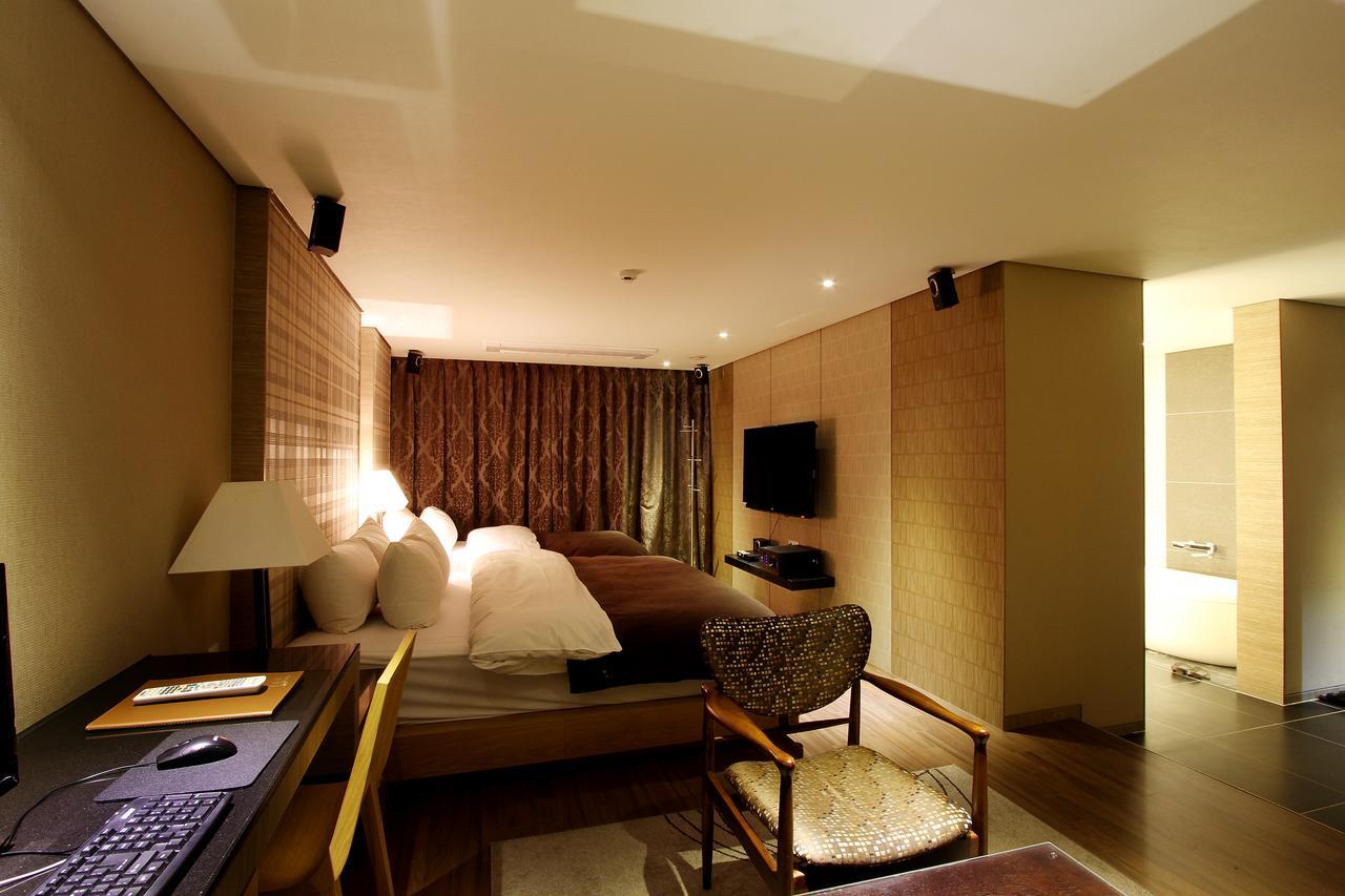 Uijeongbu Latree Hotel Екстериор снимка