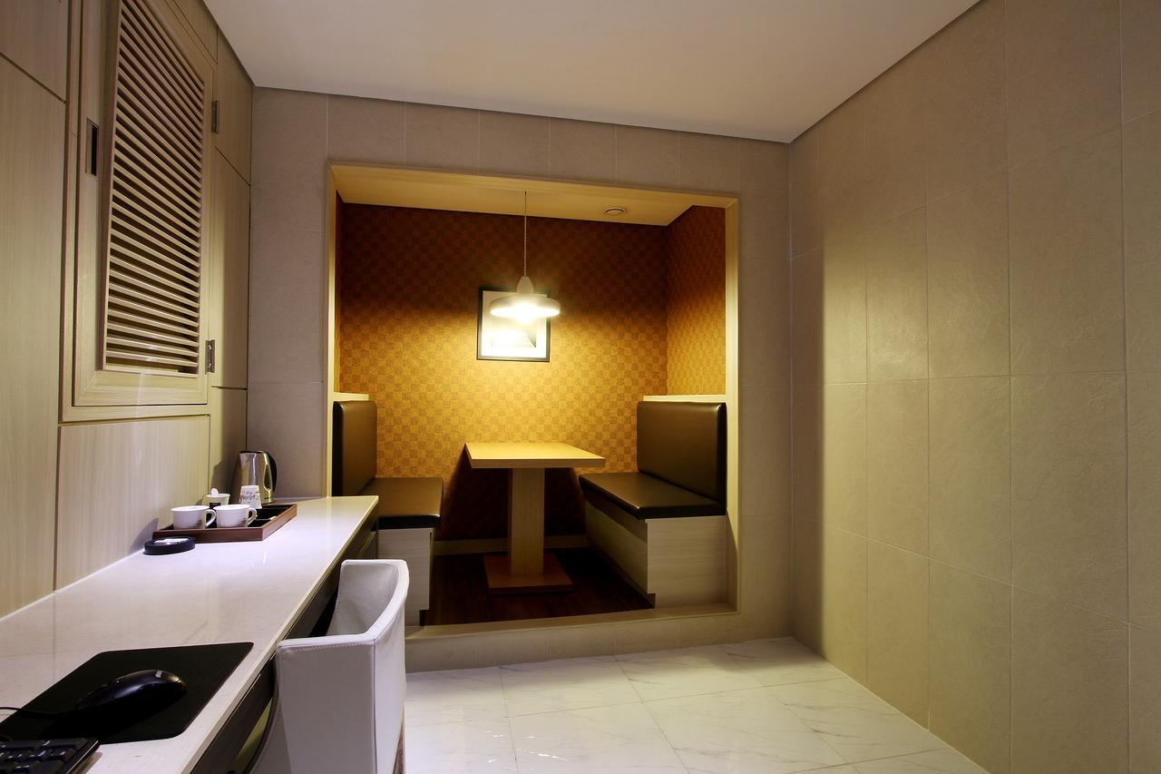 Uijeongbu Latree Hotel Екстериор снимка