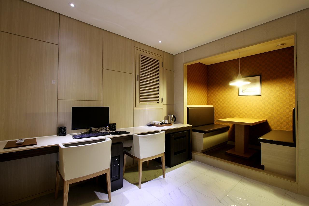 Uijeongbu Latree Hotel Екстериор снимка