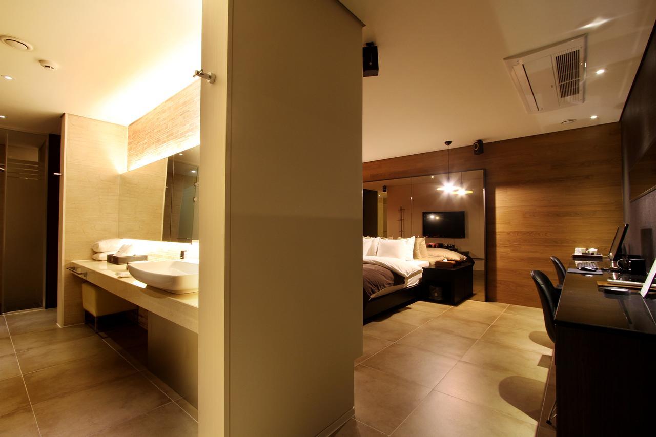 Uijeongbu Latree Hotel Екстериор снимка